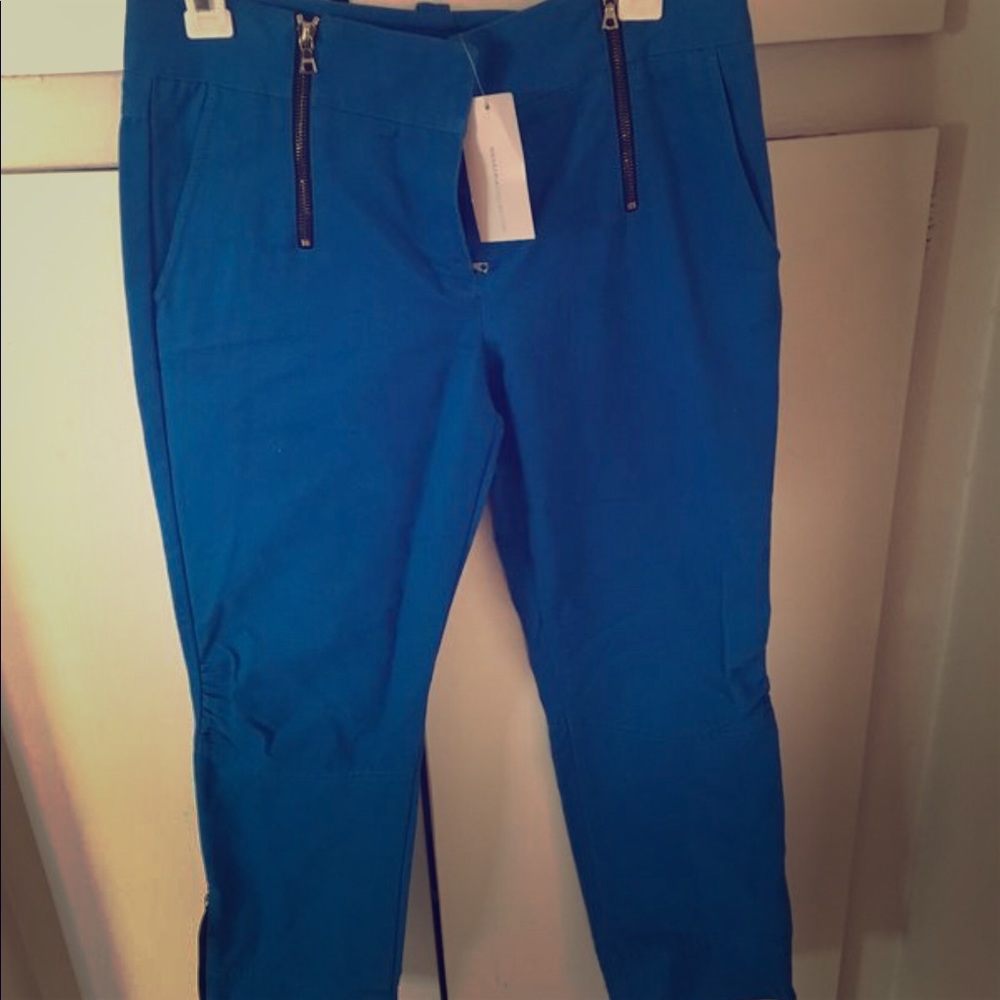 BCBGMaxAzaria pants. Size 6 100% cotton. Brand new